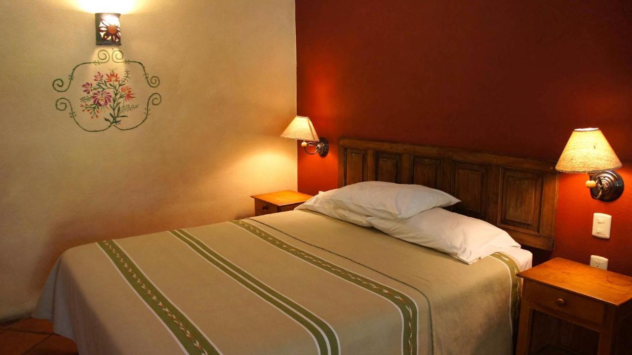 Villa Patzcuaro Garden Hotel Bagian luar foto