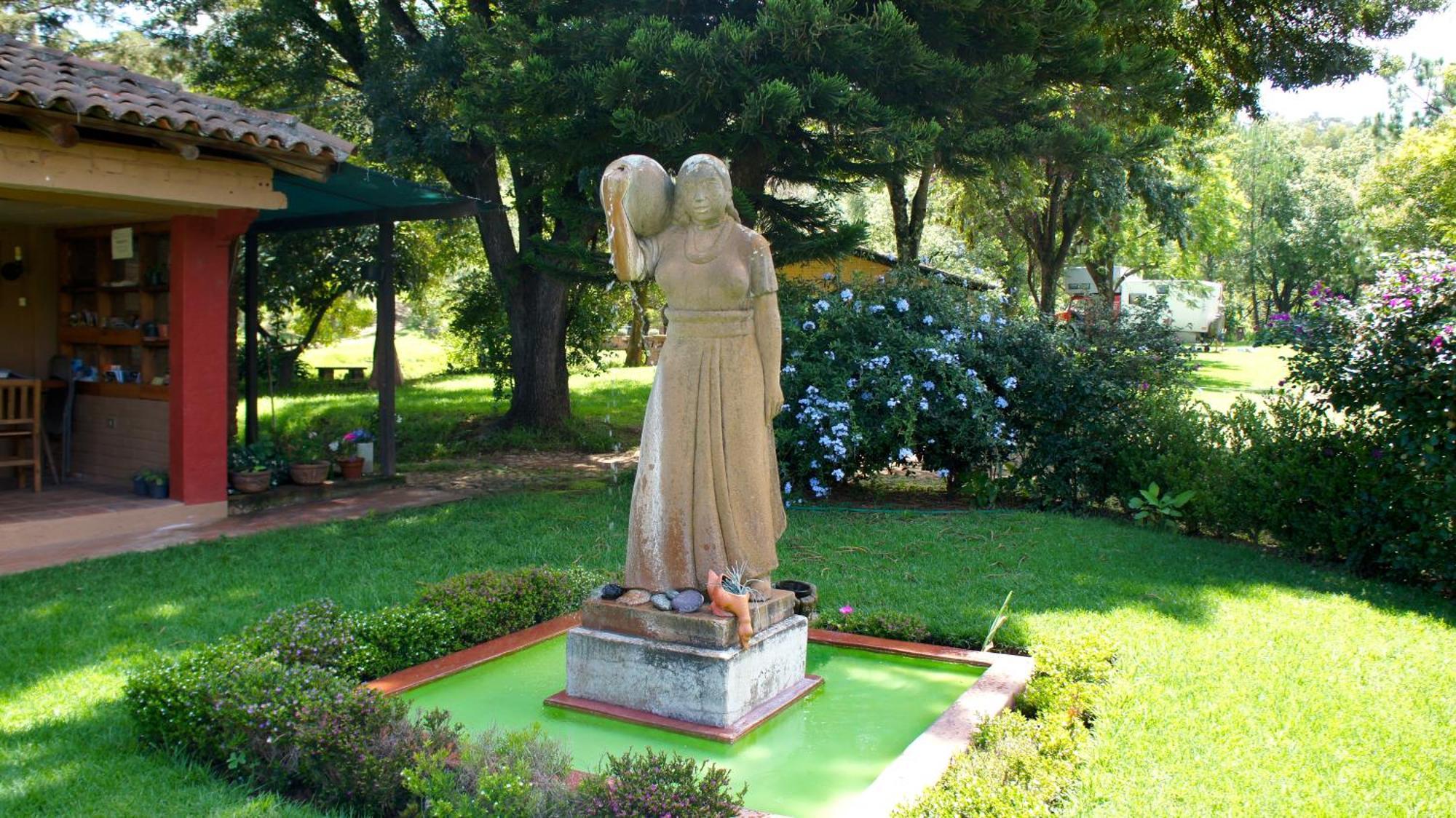 Villa Patzcuaro Garden Hotel Bagian luar foto