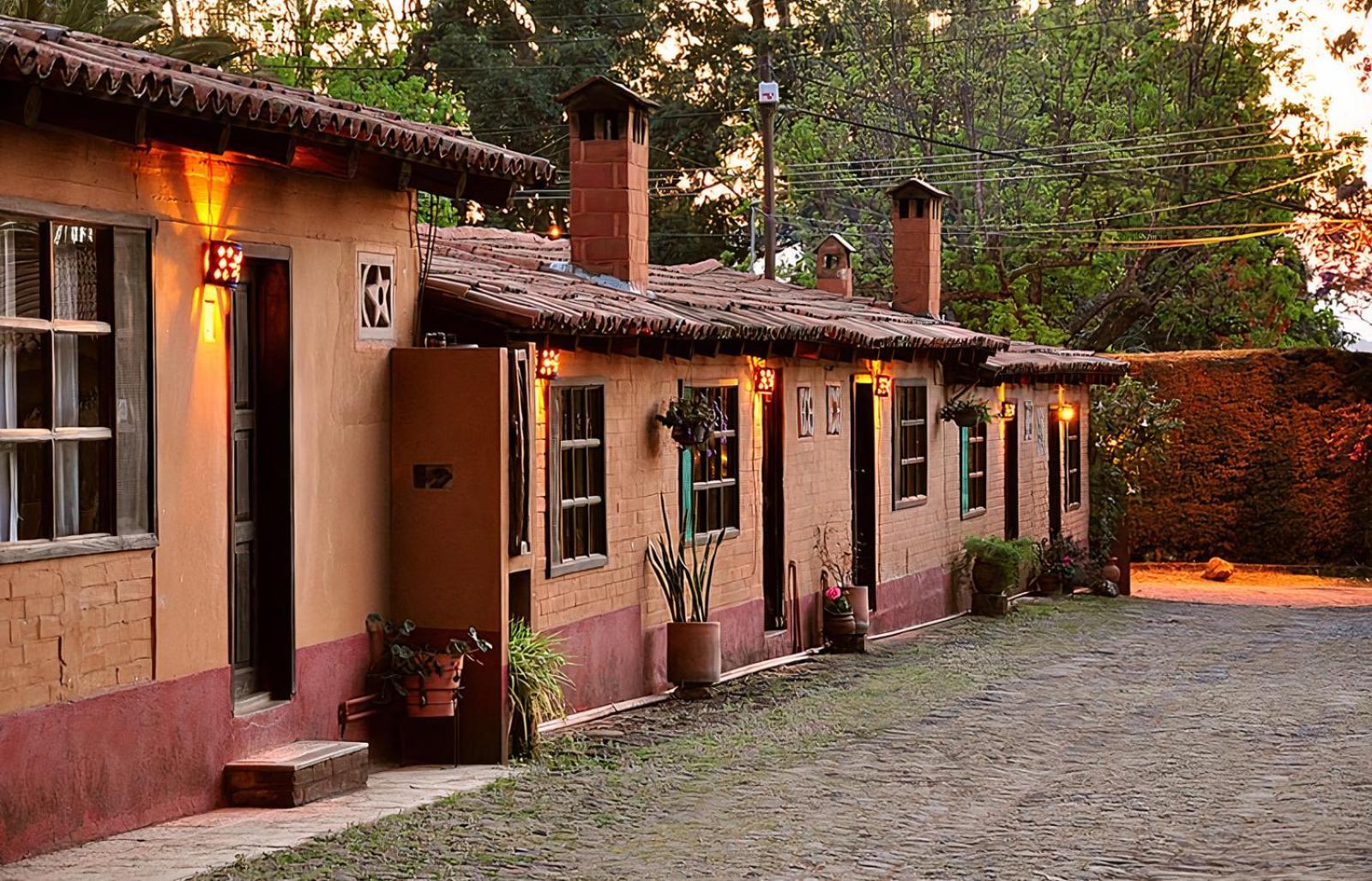 Villa Patzcuaro Garden Hotel Bagian luar foto