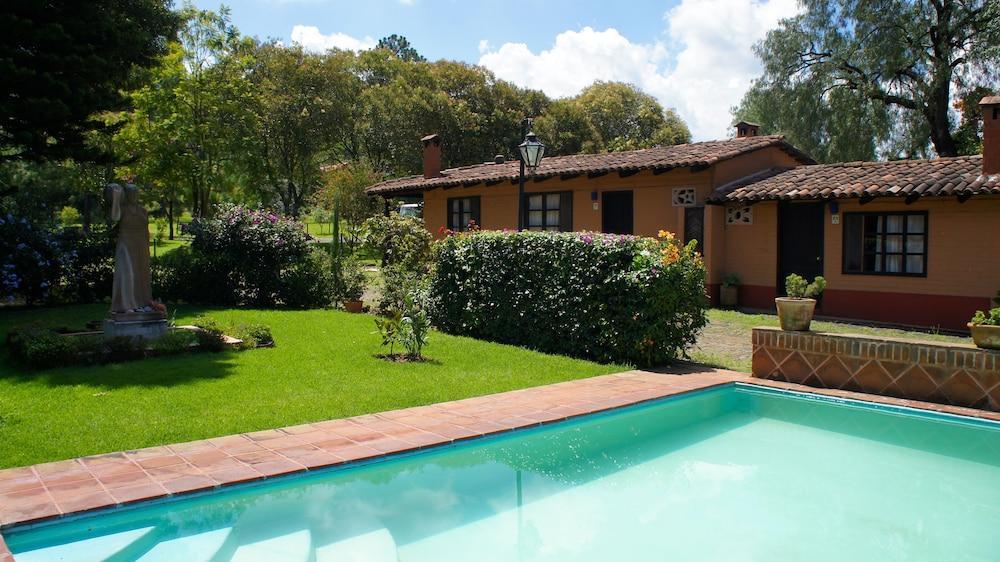 Villa Patzcuaro Garden Hotel Bagian luar foto